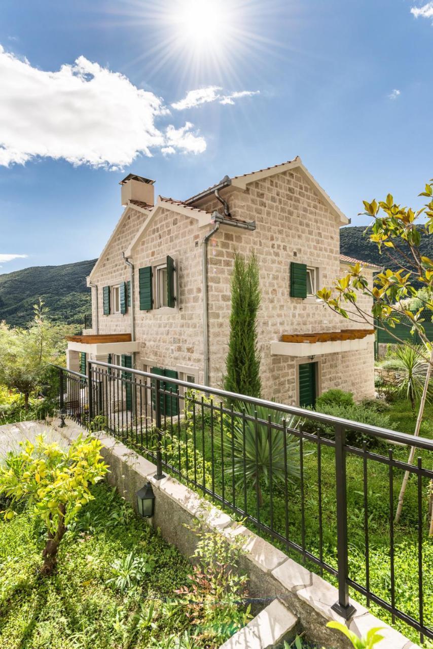 Lavender House With Shared Pool Villa Herceg Novi Dış mekan fotoğraf