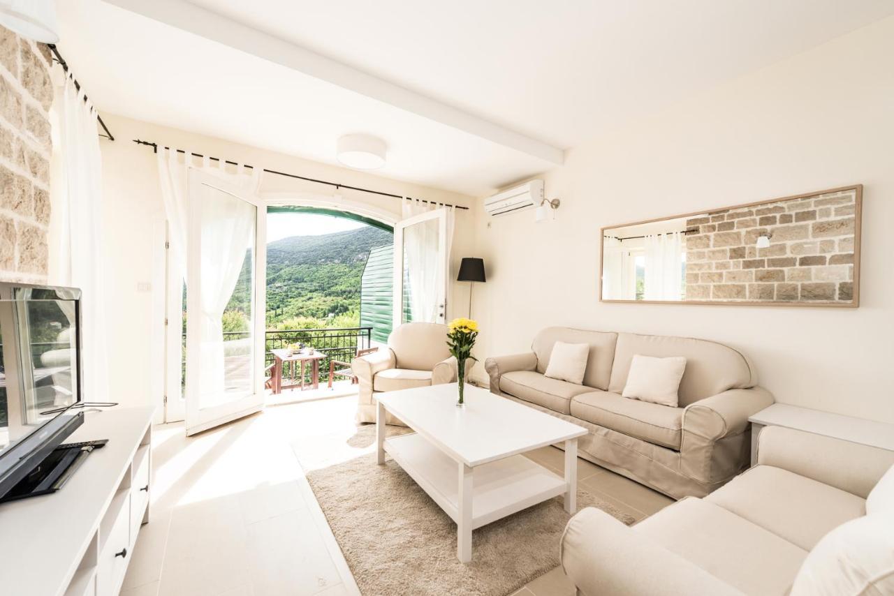 Lavender House With Shared Pool Villa Herceg Novi Dış mekan fotoğraf